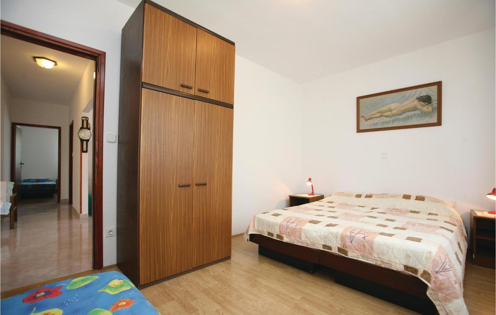 2 Bedroom Gorgeous Apartment In Labin Raša Buitenkant foto